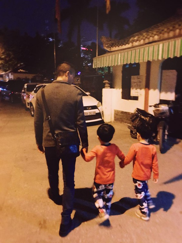 Bạn trai vừa cầu hôn nữ MC Chúng tôi là chiến sĩ là ai?