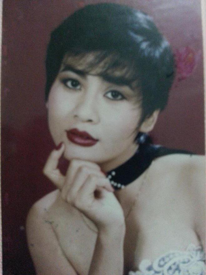 Cát Phượng khoe ảnh xinh đẹp thời trẻ và tâm thế đón tuổi 49