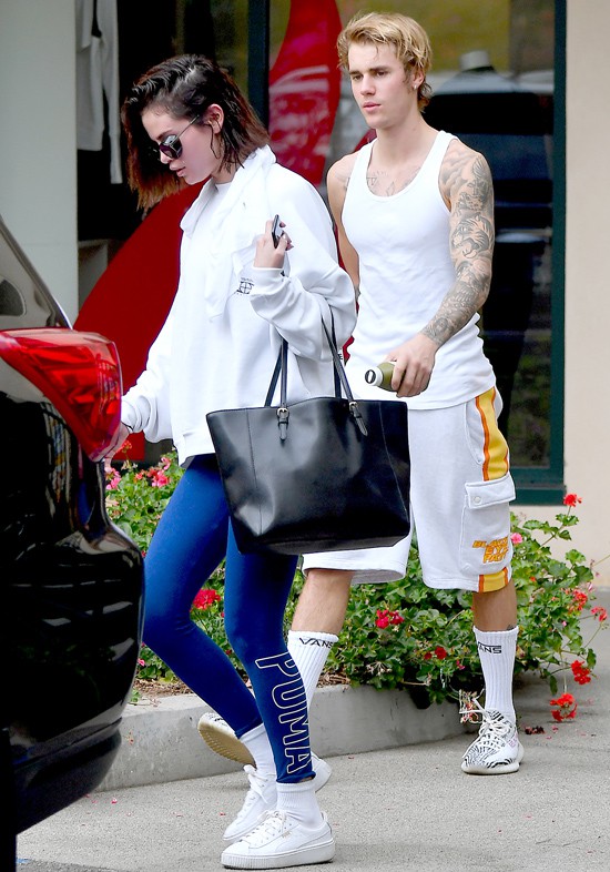 Vừa cãi nhau ầm ĩ, Selena Gomez và Justin Bieber lại quấn quít ngọt ngào bên nhau Vừa cãi nhau ầm ĩ, Selena Gomez và Justin Bieber lại quấn quít ngọt ngào bên nhau