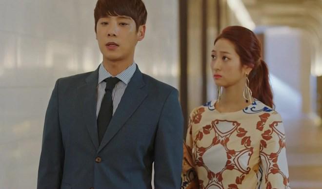 Kiếm bội tiền mỗi tháng, cuối cùng, chồng ném cho tôi tờ đơn ly hôn đầy cay đắng…