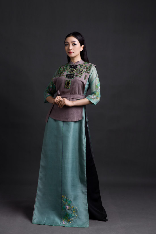 Ca sĩ Quang Dũng làm người mẫu áo dài