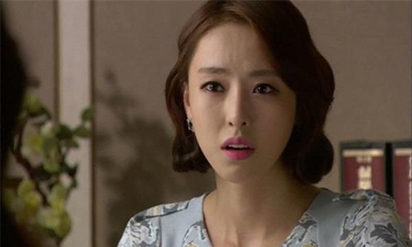 Thích thả thính người khác, cô gái sững sờ khi thấy người thích mình có bạn gái mới