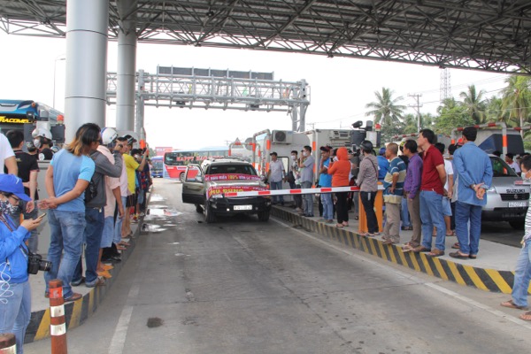 Ùn tắc tại BOT Cần Thơ - Phụng Hiệp: Chủ tịch Cần Thơ chỉ đạo nóng