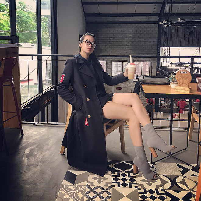 Thêm những hình ảnh xinh đẹp khó cưỡng của cô gái Huế cưỡi motor nửa tỷ