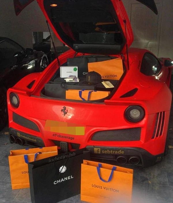 Sốc: Hội con nhà giàu London lái Ferrari rải tiền tỷ để mua vui