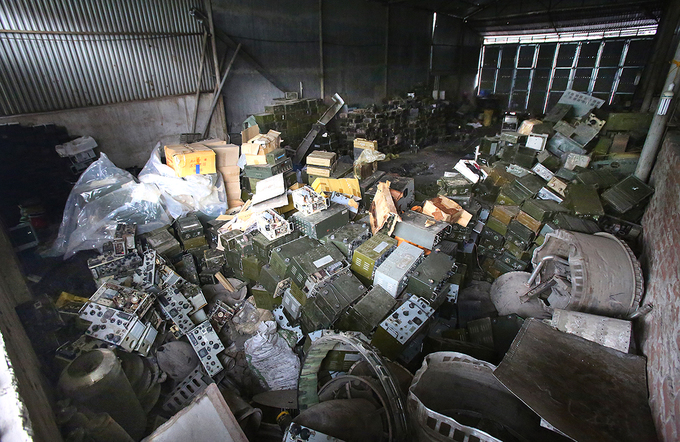 Kho đạn mới phát hiện ở làng Quan Độ chứa những gì?