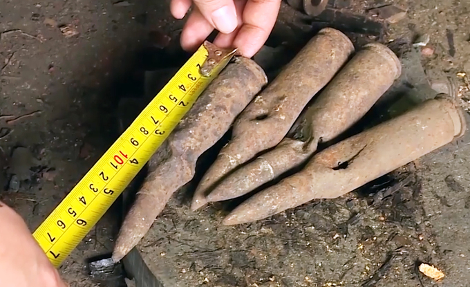 Kho đạn mới phát hiện ở làng Quan Độ chứa những gì?