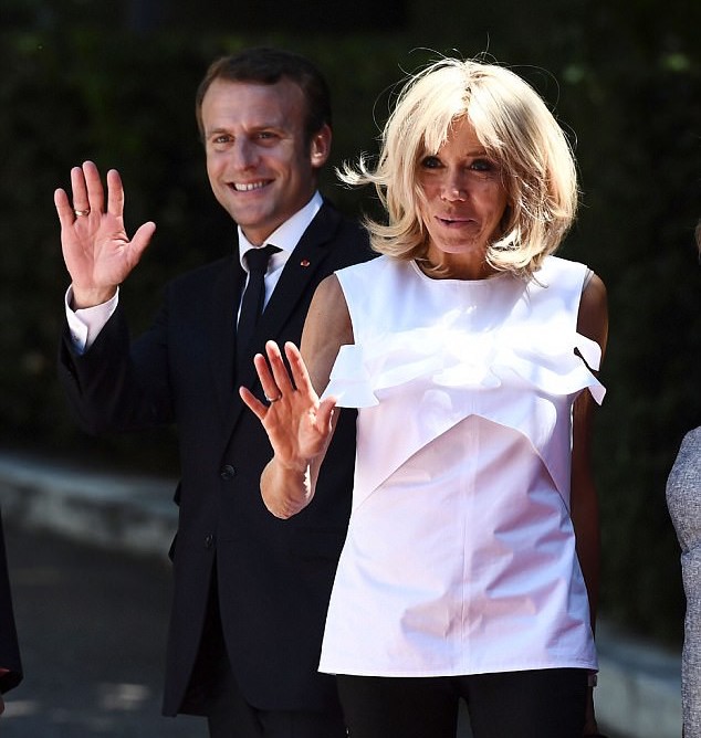 Phu nhân Tổng thống Pháp bị mỉa mai cư xử như bà hoàng khi nhất quyết không chịu làm việc này