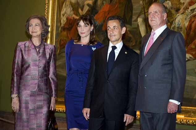 Phu nhân Tổng thống Pháp bị mỉa mai cư xử như bà hoàng khi nhất quyết không chịu làm việc này