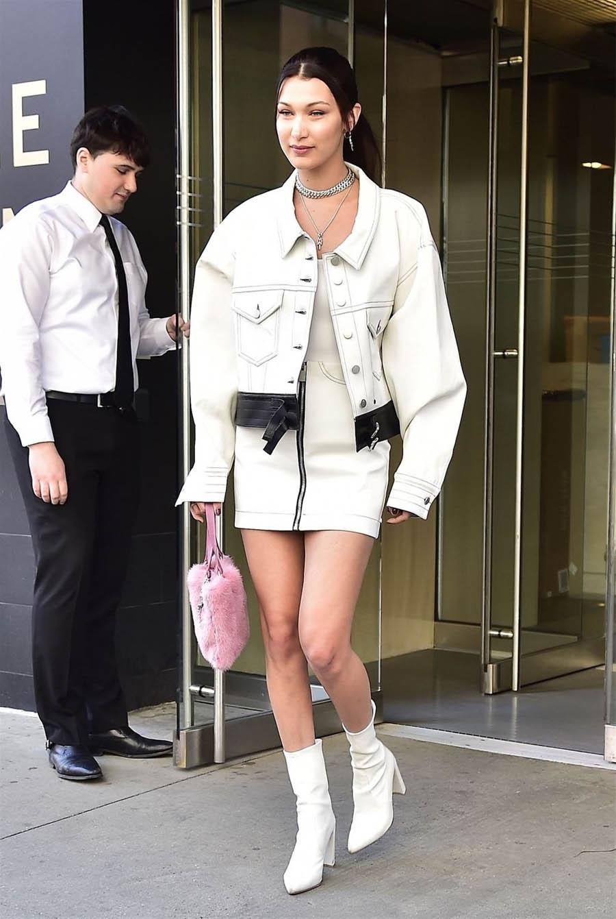 Ai mặc đồ cả cây quê như đồ ngủ thì hãy học 3 cô nàng này ngay!