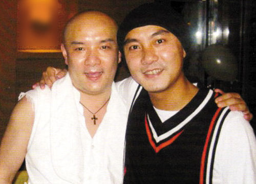 Em trai Trương Vệ Kiện đột tử