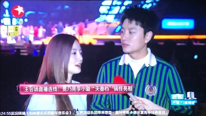 Xót xa với hình ảnh Giả Nãi Lượng đi uống rượu một mình sau scandal ngoại tình của vợ