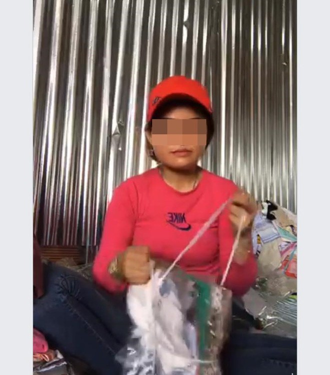 Gom tiền ôm lô hàng xả kho về bán Tết, bà mẹ 2 con cay đắng nhận về cả núi giẻ lau