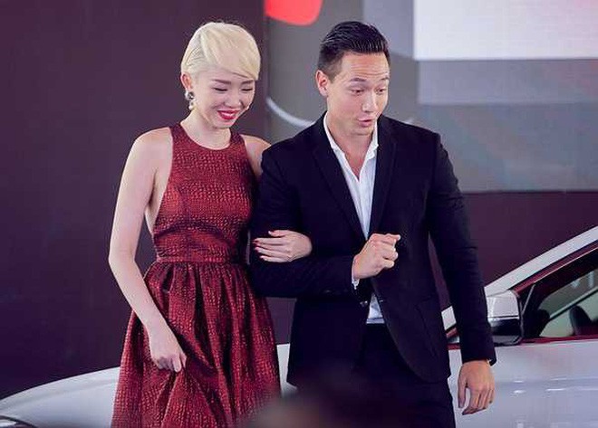 Kim Lý sau khi yêu Hà Hồ: Chẳng đứng gần chụp ảnh cùng bất cứ mỹ nhân Vbiz nào, chỉ sát cánh bên hai mẹ con Subeo Kim Lý sau khi yêu Hà Hồ: Chẳng đứng gần chụp ảnh cùng bất cứ mỹ nhân Vbiz nào, chỉ sát cánh bên hai mẹ con Subeo