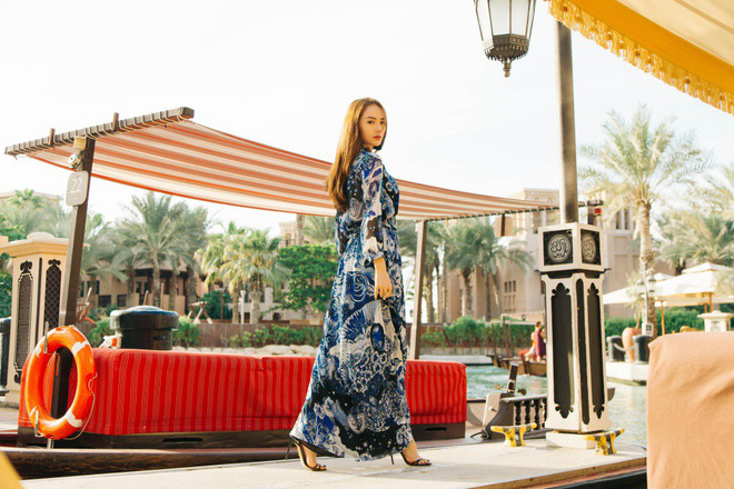 Diện váy hoa rực rỡ, Minh Hằng thả dáng quyến rũ