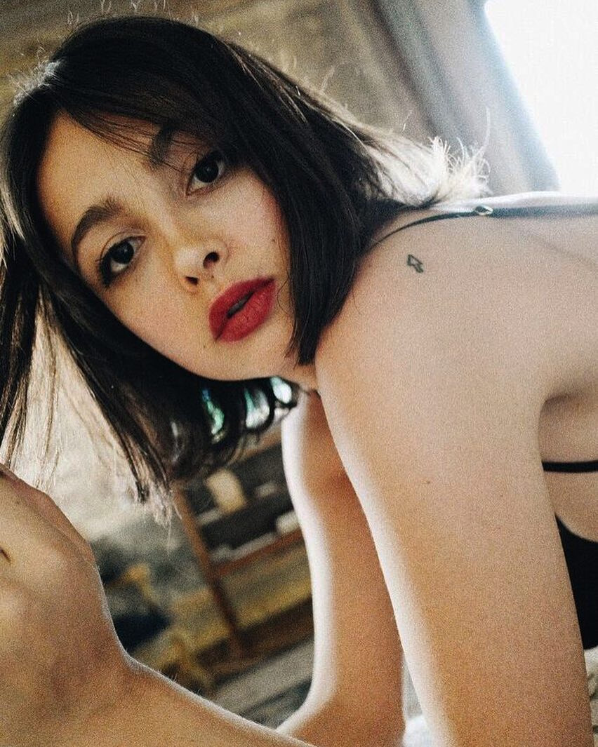 Vẻ gợi cảm của mỹ nhân lai 9X nổi đình đám trên mạng