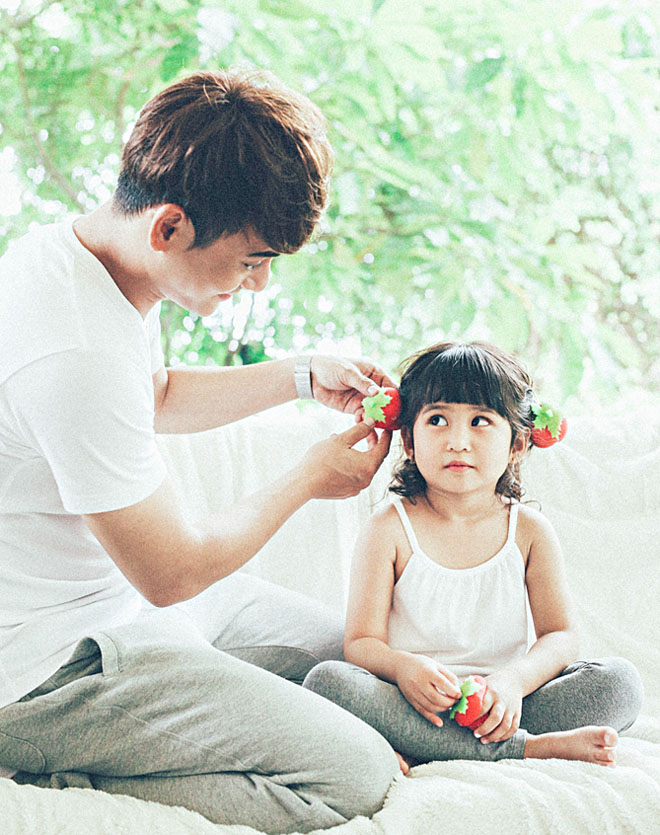 Ưng Đại Vệ hạnh phúc khi làm gà trống nuôi con