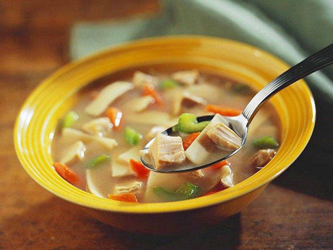 6 lời khuyên để ăn canh đúng cách: Bạn đã biết ăn cơm hay canh trước sẽ tốt hơn? 6 lời khuyên để ăn canh đúng cách: Bạn đã biết ăn cơm hay canh trước sẽ tốt hơn?