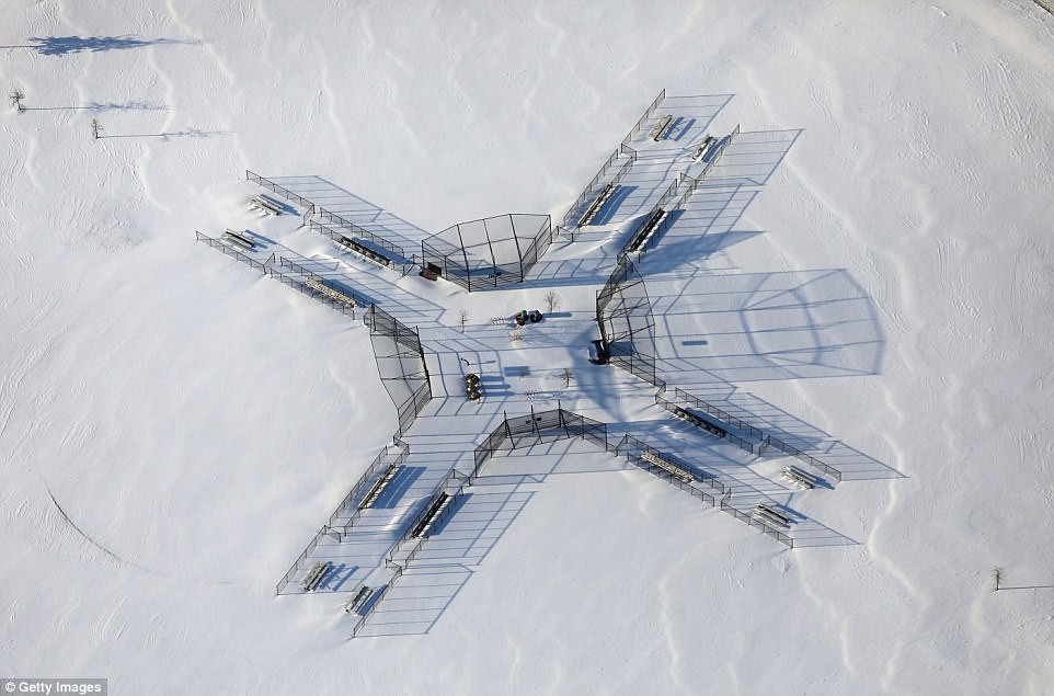 Sau trận bão tuyết kinh hoàng, thành phố New York hoang tàn, ảm đạm như trong phim Ngày Tận Thế