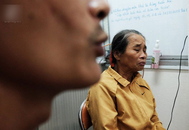 Mẹ đơn thân cạn nước mắt chăm con bị tai nạn nguy kịch vì dừng lại cứu người