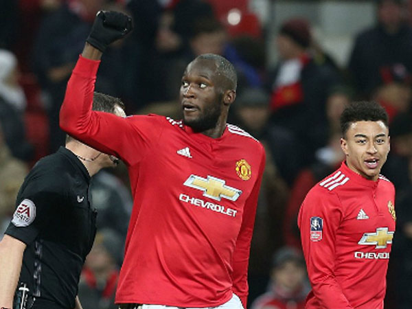 Lingard và Lukaku lập công, Man Utd vào vòng bốn Cup FA