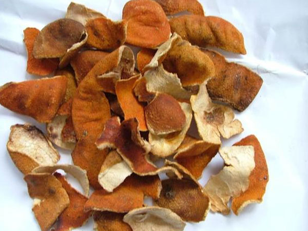 Vỏ quýt chôn đất 6 năm, 6 triệu/kg: Kho cá ăn Tết