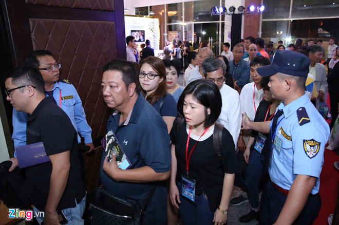 HHen Niê đăng quang Hoa hậu Hoàn vũ, Hoàng Thùy đoạt Á hậu 1 HHen Niê đăng quang Hoa hậu Hoàn vũ, Hoàng Thùy đoạt Á hậu 1