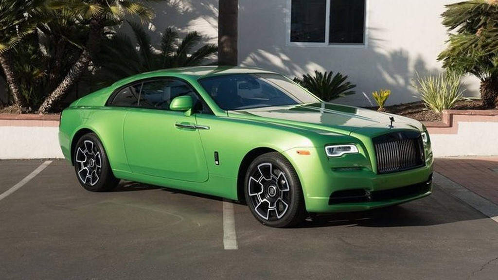 Rolls-Royce Wraith màu xanh cốm giá hơn 400.000 USD