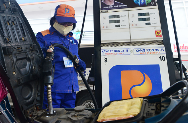 Chính phủ yêu cầu Bộ Công Thương khuyến khích người dân dùng xăng E5