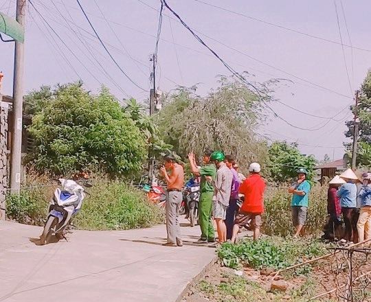 Vụ chồng chém vợ tử vong rồi treo cổ: 2 con nhỏ mồ côi không ai nuôi nấng