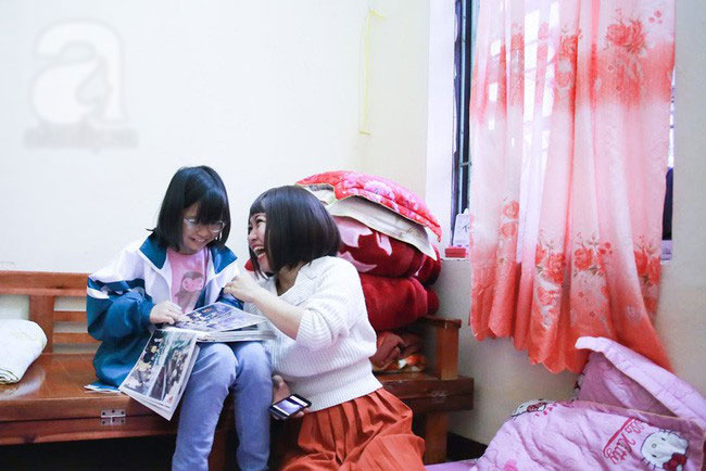 Cô giáo xinh đẹp mắc ung thư đã qua đời: Cảm ơn Hằng đã cho nhiều người thấy màu hồng trong bi kịch đời mình Cô giáo xinh đẹp mắc ung thư đã qua đời: Cảm ơn Hằng đã cho nhiều người thấy màu hồng trong bi kịch đời mình
