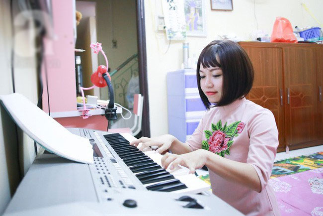 Cô giáo xinh đẹp mắc ung thư đã qua đời: Cảm ơn Hằng đã cho nhiều người thấy màu hồng trong bi kịch đời mình Cô giáo xinh đẹp mắc ung thư đã qua đời: Cảm ơn Hằng đã cho nhiều người thấy màu hồng trong bi kịch đời mình