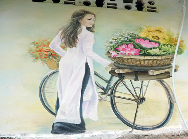 Độc đáo: Tranh 3D đẹp mê hồn trong khu tập thể Pháo Đài Láng