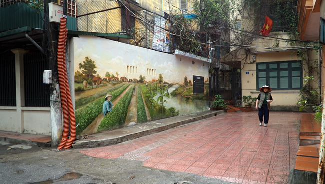 Độc đáo: Tranh 3D đẹp mê hồn trong khu tập thể Pháo Đài Láng