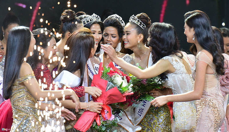 Nhan sắc tân Hoa hậu Hoàn vũ Việt Nam gây tranh cãi