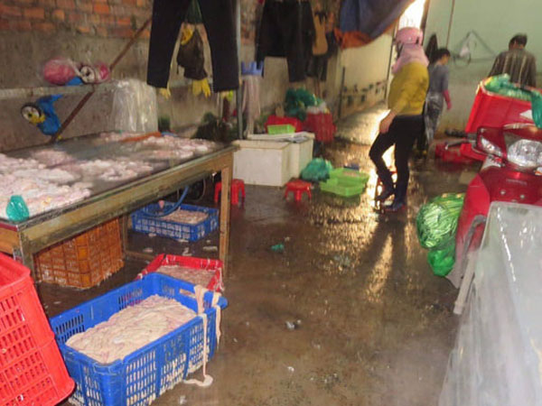 Dùng oxy già để tẩy trắng lòng heo