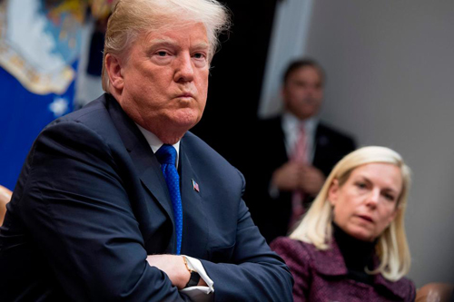 Cuốn sách dấy lên tranh cãi Trump bị rối loạn hay là thiên tài