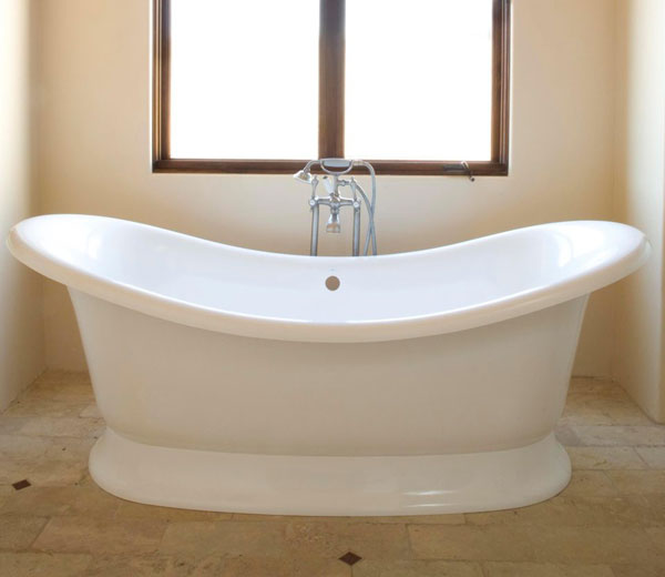 Bà bầu bị điện giật chết khi vừa tắm vừa sạc điện thoại