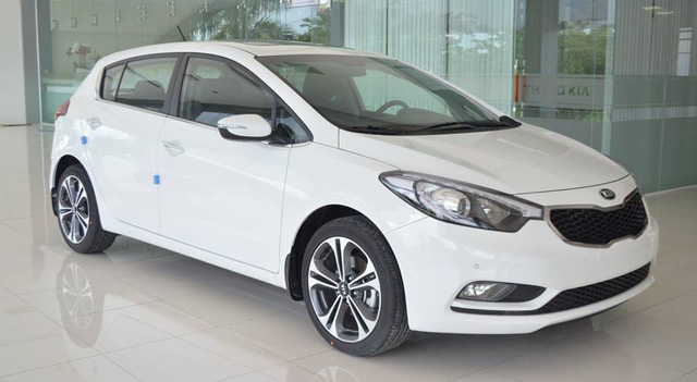 Thuế giảm, hàng loạt xe Kia đồng loạt hạ giá đầu năm 2018