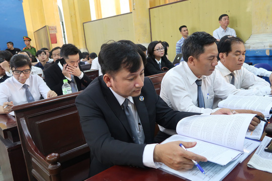 Tòa xử đại án Trầm Bê: Phóng viên chỉ được tác nghiệp bên ngoài