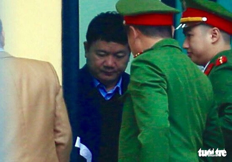 Người dân quan tâm đặc biệt đến phiên xử ông Đinh La Thăng