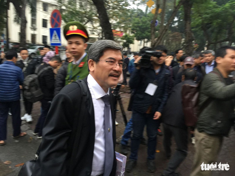 Người dân quan tâm đặc biệt đến phiên xử ông Đinh La Thăng