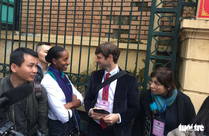 Người dân quan tâm đặc biệt đến phiên xử ông Đinh La Thăng