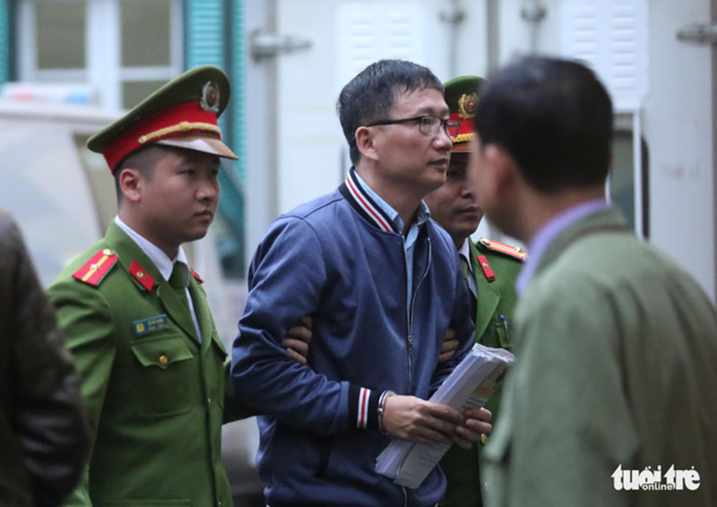 Người dân quan tâm đặc biệt đến phiên xử ông Đinh La Thăng