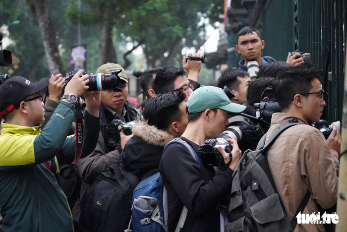 Người dân quan tâm đặc biệt đến phiên xử ông Đinh La Thăng