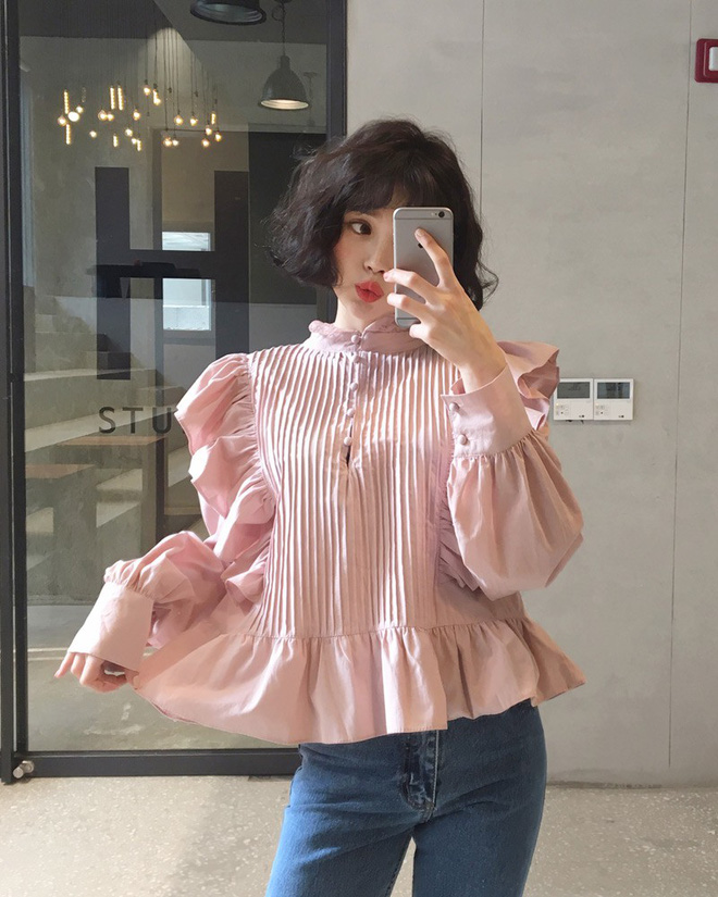 3 cách điệu của áo sơmi và áo blouse đang rất được lòng các nàng điệu đà vào thời điểm này 3 cách điệu của áo sơmi và áo blouse đang rất được lòng các nàng điệu đà vào thời điểm này
