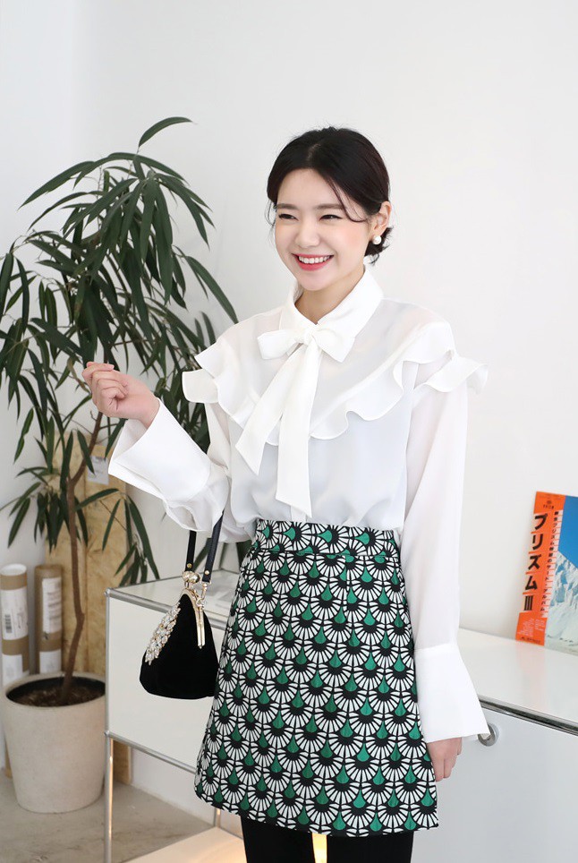 3 cách điệu của áo sơmi và áo blouse đang rất được lòng các nàng điệu đà vào thời điểm này 3 cách điệu của áo sơmi và áo blouse đang rất được lòng các nàng điệu đà vào thời điểm này