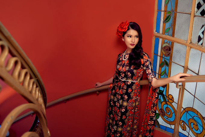 Adrian Anh Tuấn mang áo dài đến sàn diễn quốc tế