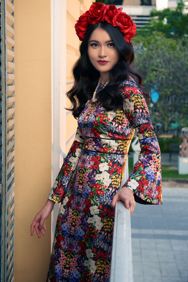 Adrian Anh Tuấn mang áo dài đến sàn diễn quốc tế