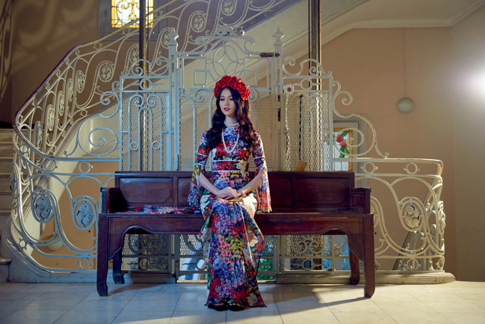 Adrian Anh Tuấn mang áo dài đến sàn diễn quốc tế